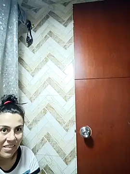 Snapshot of vanessa-titisM chatting on 01-07-26, 02:25 vanessa-titisM online show from 01-07-26, 02:25