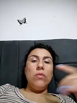 Snapshot of vanessa-titisM chatting on 02-21-26, 12:00 vanessa-titisM online show from 02-21-26, 12:00