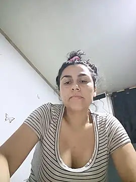 Snapshot of vanessa-titisM chatting on 03-08-26, 03:10 vanessa-titisM online show from 03-08-26, 03:10