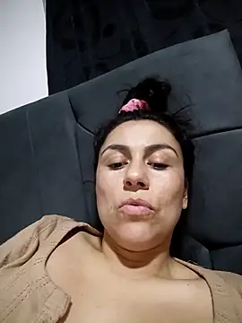 Snapshot of vanessa-titisM chatting on 03-15-26, 02:39 vanessa-titisM online show from 03-15-26, 02:39