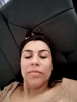 Snapshot of vanessa-titisM chatting on 03-15-26, 03:07 vanessa-titisM online show from 03-15-26, 03:07