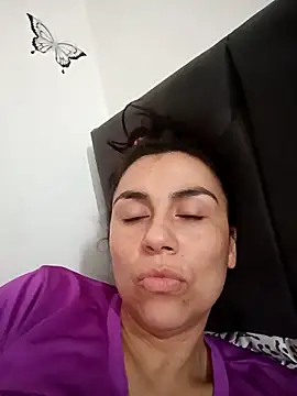 Snapshot of vanessa-titisM chatting on 03-17-26, 02:42 vanessa-titisM online show from 03-17-26, 02:42