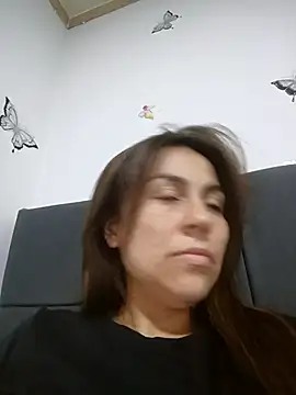 Snapshot of vanessa-titisM chatting on 03-19-26, 03:10 vanessa-titisM online show from 03-19-26, 03:10