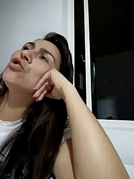 Snapshot of vanessa-titisM chatting on 03-20-26, 12:37 vanessa-titisM online show from 03-20-26, 12:37