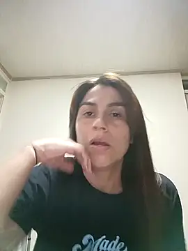 Snapshot of vanessa-titisM chatting on 03-31-26, 03:30 vanessa-titisM online show from 03-31-26, 03:30