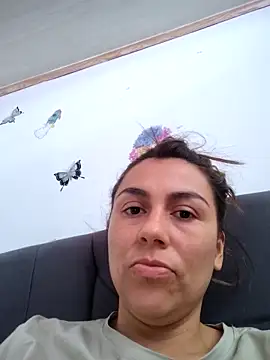 Snapshot of vanessa-titisM chatting on 04-12-26, 04:34 vanessa-titisM online show from 04-12-26, 04:34
