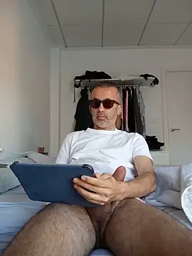 EmilioTaladdro online show from 05-17-26, 05:16