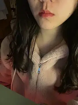 Snapshot of ruiki666 chatting on 12-22-25, 04:04 ruiki666 online show from 12-22-25, 04:04