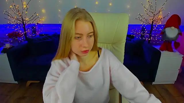 Snapshot of Alina_Blonde chatting on 01-13-26, 06:40 Alina Blonde online show from 01-13-26, 06:40