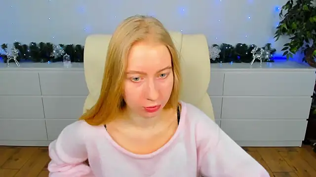 Snapshot of Alina_Blonde chatting on 01-15-26, 06:29 Alina Blonde online show from 01-15-26, 06:29