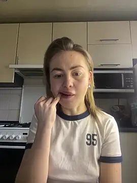 MartaLuna  online show from 02-25-26, 10:47