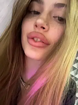 Elizabeth Tay online show from 04-02-26, 06:05