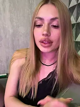 Elizabeth Tay online show from 05-18-26, 08:03