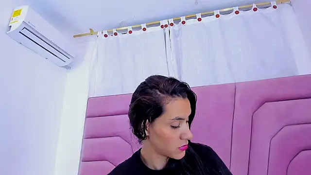 miajhonsonx online show from 02-24-26, 08:07