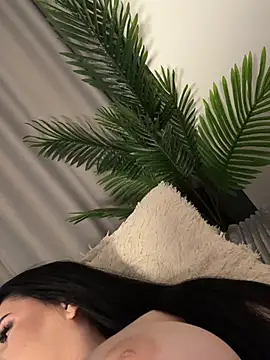 Snapshot of Andrestarr chatting on 04-15-26, 05:42 Andrestarr online show from 04-15-26, 05:42