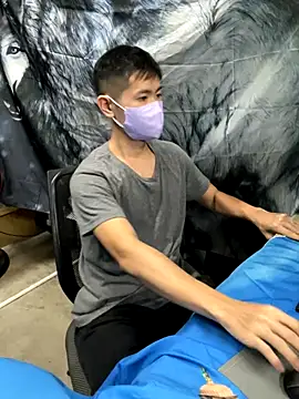 Snapshot of hayato1995 chatting on 09-17-25, 12:51 hayato1995 online show from 09-17-25, 12:51