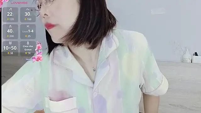 Snapshot of Miraitowa_ chatting on 06-17-26, 03:09 Miraitowa online show from 06-17-26, 03:09