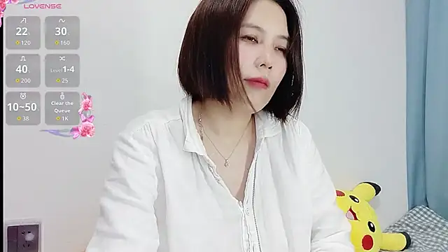 Snapshot of Miraitowa_ chatting on 06-26-26, 04:11 Miraitowa online show from 06-26-26, 04:11