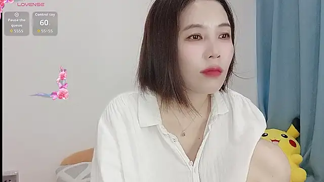 Snapshot of Miraitowa_ chatting on 07-17-26, 10:47 Miraitowa online show from 07-17-26, 10:47