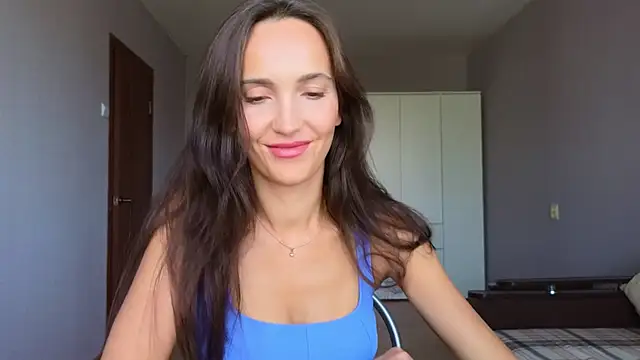 Lillian-Clark online show from 04-18-26, 10:41