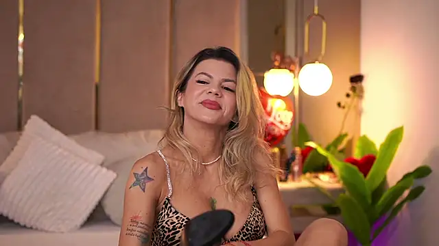 Snapshot of CamilaStarr chatting on 03-05-26, 07:32 CamilaStarr online show from 03-05-26, 07:32