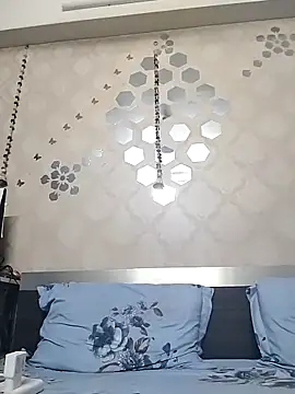 Snapshot of Loveangle1 chatting on 09-13-25, 05:13 Loveangle1 online show from 09-13-25, 05:13