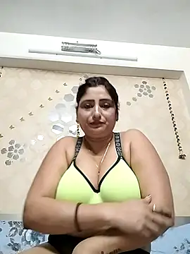 Snapshot of Loveangle1 chatting on 09-15-25, 04:29 Loveangle1 online show from 09-15-25, 04:29