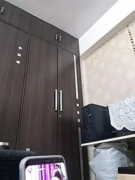 Snapshot of Loveangle1 chatting on 09-18-25, 04:20 Loveangle1 online show from 09-18-25, 04:20