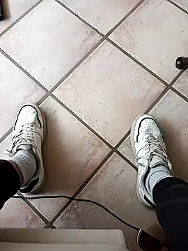 Snapshot of fullystroked chatting on 10-24-25, 09:49 fullystroked online show from 10-24-25, 09:49