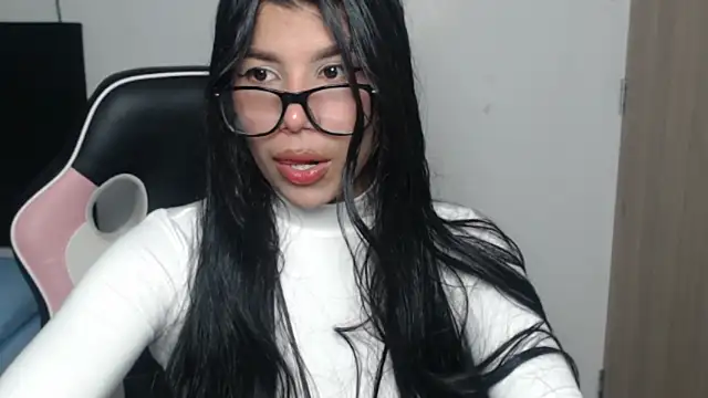 Snapshot of MayaScott11 chatting on 04-22-26, 07:59 MayaScott11 online show from 04-22-26, 07:59