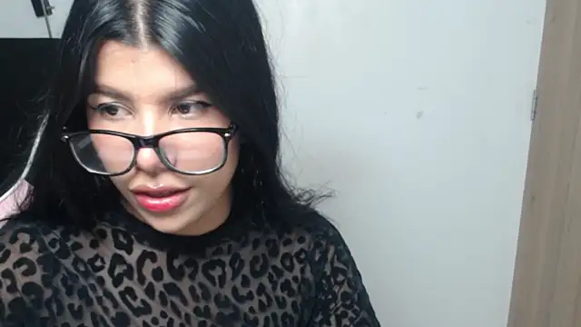 Snapshot of MayaScott11 chatting on 05-15-26, 09:27 MayaScott11 online show from 05-15-26, 09:27
