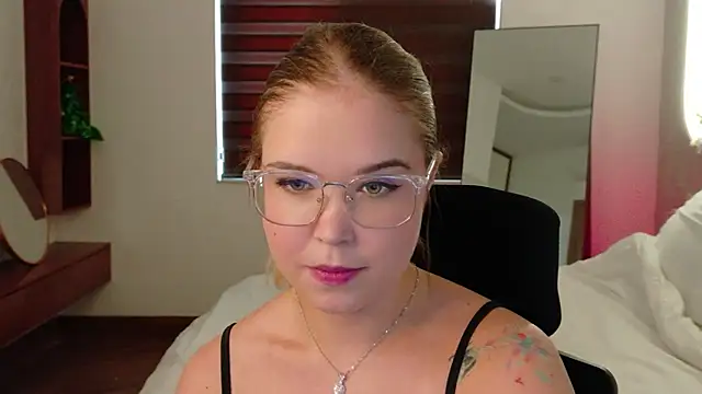 Lilith Bonheur online show from 04-05-26, 12:08