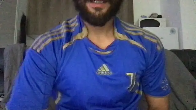 Snapshot of flambeur93 chatting on 09-23-25, 03:04 flambeur93 online show from 09-23-25, 03:04