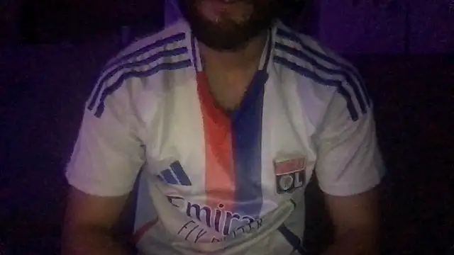 Snapshot of flambeur93 chatting on 09-24-25, 06:28 flambeur93 online show from 09-24-25, 06:28