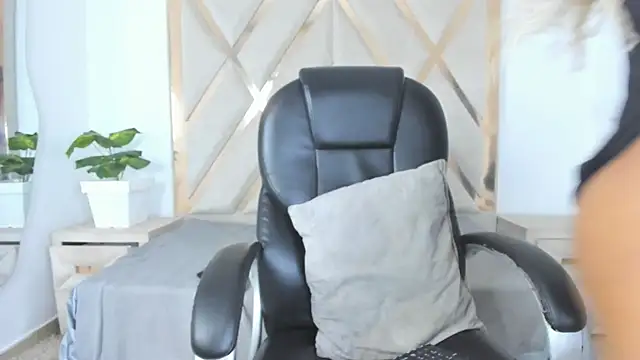 angelkyraasm online show from 07-08-26, 12:42