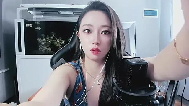 Keke-Bai online show from 10-05-25, 01:20