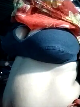 Snapshot of Hotwera97444 chatting on 04-13-26, 09:20 Hotwera97444 online show from 04-13-26, 09:20