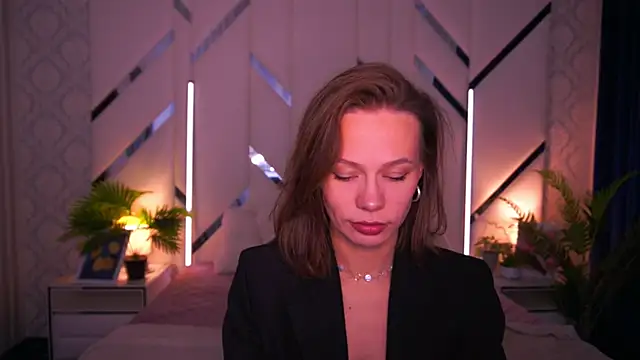 ShyySiren online show from 12-23-25, 08:45