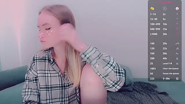 Snapshot of AliceNya_cute chatting on 07-16-26, 05:13 AliceNya cute online show from 07-16-26, 05:13