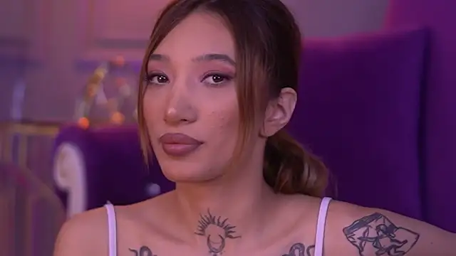 Snapshot of SiennaJayden chatting on 10-06-25, 05:43 SiennaJayden online show from 10-06-25, 05:43