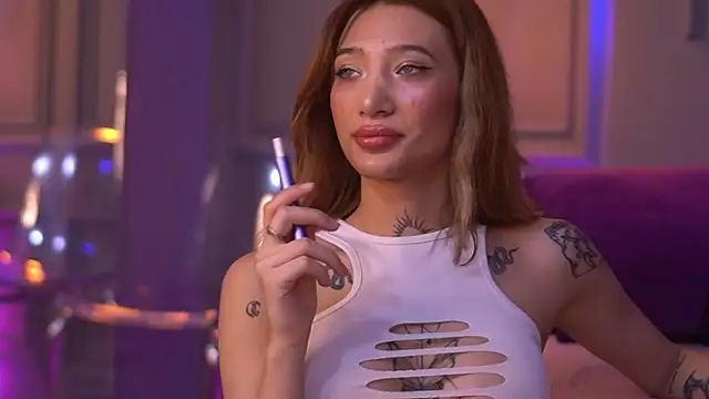 Snapshot of SiennaJayden chatting on 10-08-25, 05:21 SiennaJayden online show from 10-08-25, 05:21