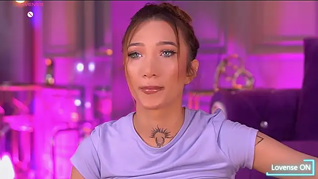 Snapshot of SiennaJayden chatting on 11-14-25, 07:01 SiennaJayden online show from 11-14-25, 07:01