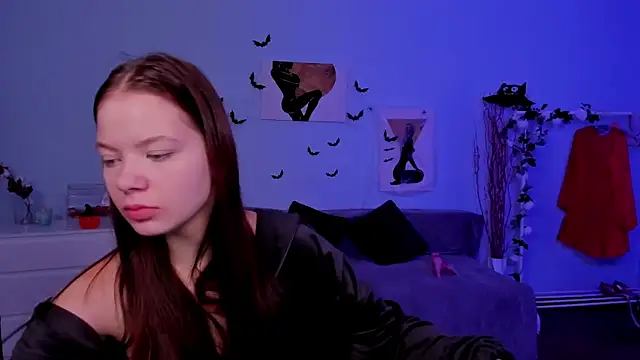 BetsyKiss online show from 10-29-25, 06:48