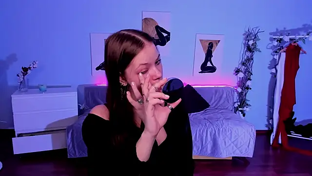 BetsyKiss online show from 04-07-26, 05:24