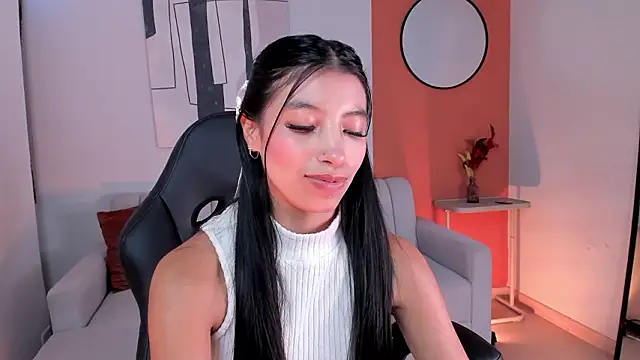 Tiffany Low online show from 03-13-26, 02:45