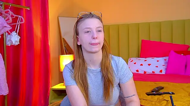 BeatriceBinoche online show from 03-10-26, 06:29