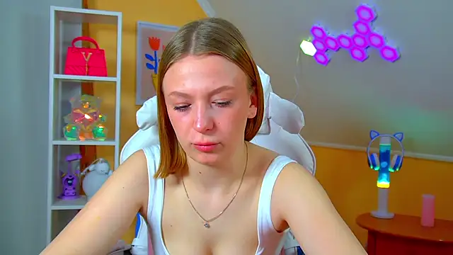 BeatriceBinoche online show from 04-14-26, 07:20