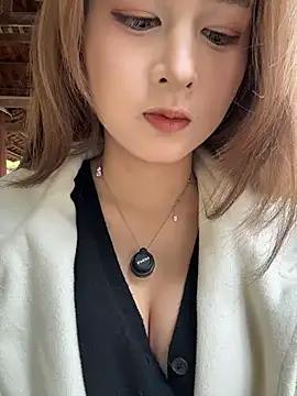 yuki june online show from 02-08-26, 08:51