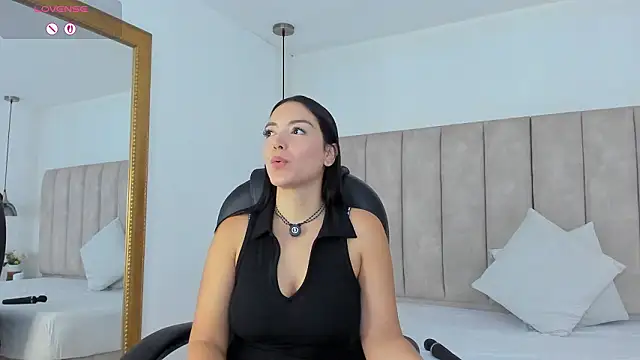 Snapshot of Megan-8 chatting on 03-31-26, 11:21 Megan-8 online show from 03-31-26, 11:21