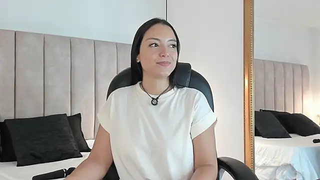 Snapshot of Megan-8 chatting on 04-07-26, 11:21 Megan-8 online show from 04-07-26, 11:21